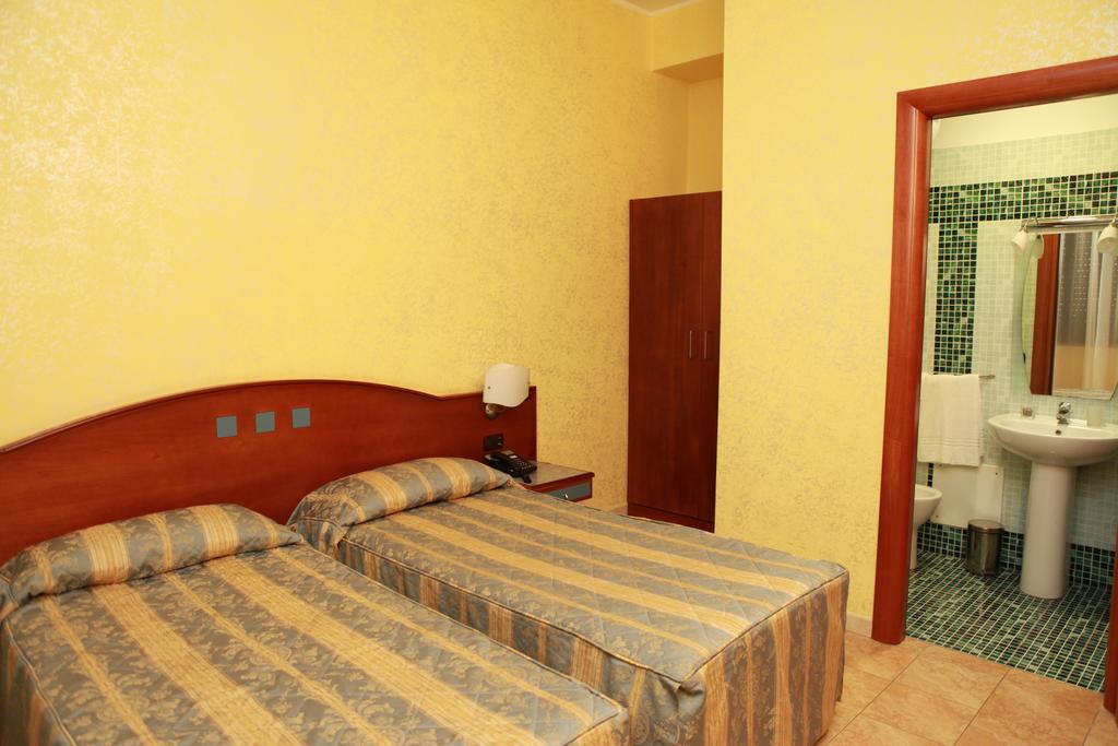 Hotel San Giuseppe - Cityhotel Catanzaro Kültér fotó