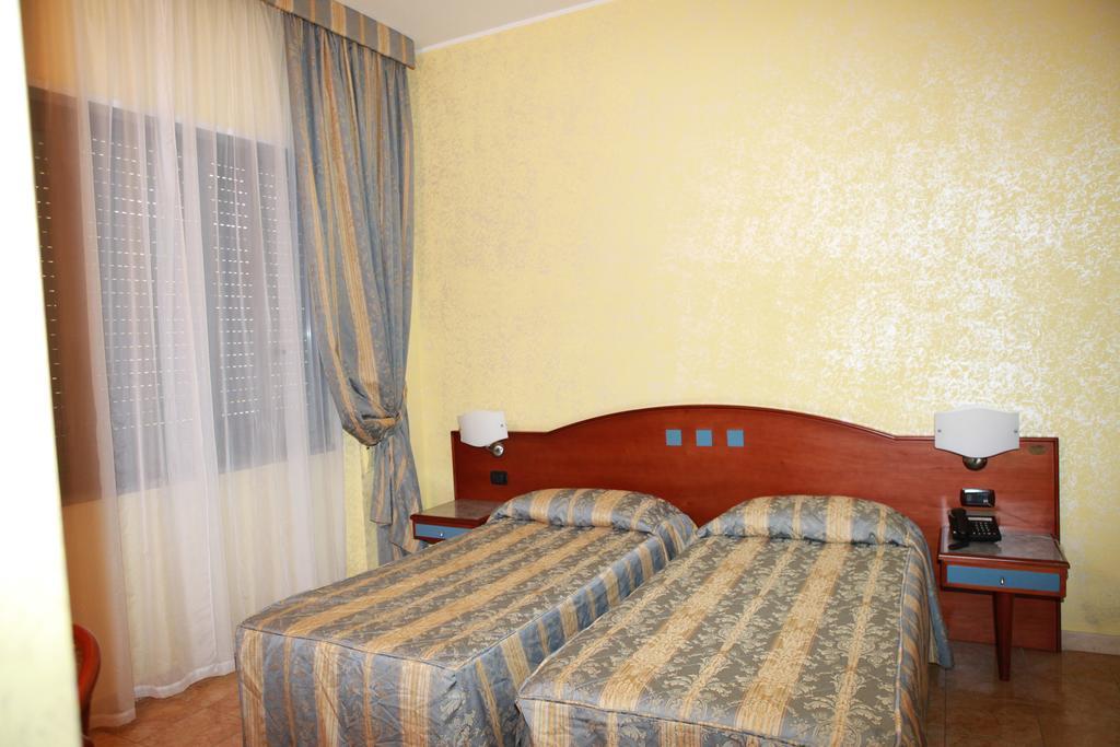 Hotel San Giuseppe - Cityhotel Catanzaro Szoba fotó